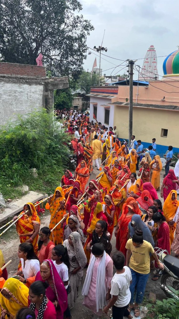बोहेड़ा में भव्य कावड़ यात्रा का आयोजन जगह-जगह पुष्प वर्षा कर लोगों ने स्वागत किया