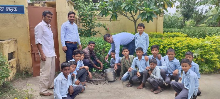 रुपपुरा विधालय में पौधारोपण किया पर्यावरण का संदेश