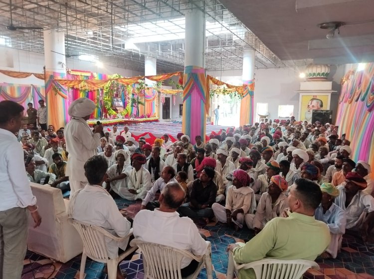 भव्य रामधुन शोभायात्रा एवं भोपा संगम की तैयारी बैठक में बड़ी सादड़ी एवं आसपास के क्षेत्र के सभी देवस्थानों के भोपाजी को जोड़ने का संकल्प लिया।