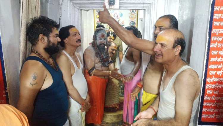 देश की उन्नति और अच्छे रत्नों के लिए हजारेश्वर महादेव मंदिर में हुआ सहस्त्रधारा अभिषेक।