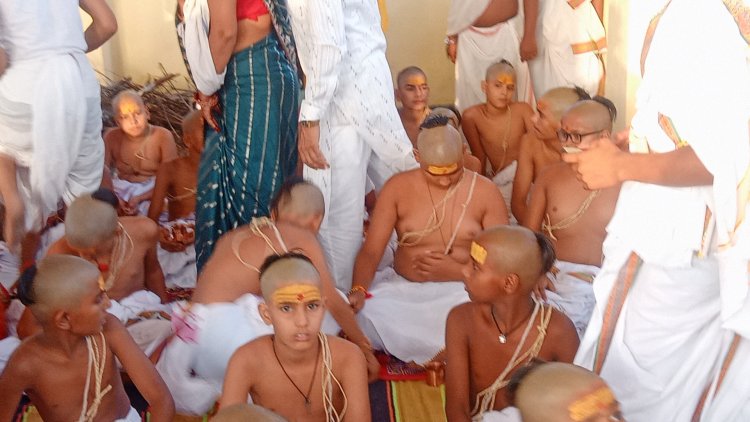 लगभग दो दर्जन बच्चों का जनेऊ संस्कार का हुआ आयोजन