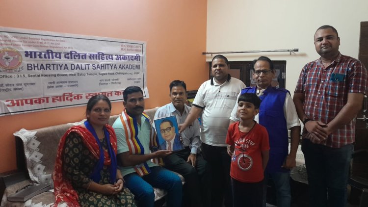 भारतीय   सैनिक श्याम  लाल  मीणा के सेना से  सेवानिवृत्त  होकर आने पर भारतीय दलित साहित्य  अकादमी ने  किया सैनिक सम्मान 