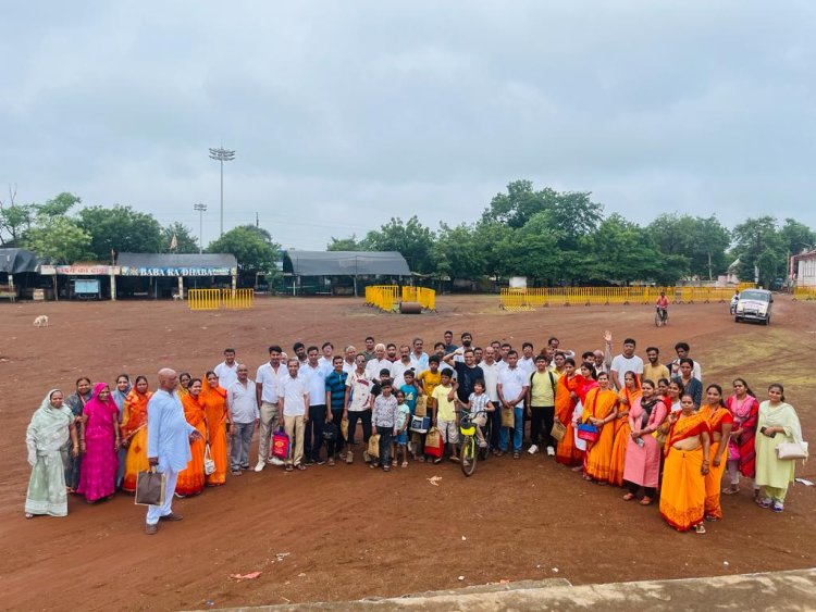 गुरु दर्शन पैदल यात्रा आचार्य श्री रामेश के श्री चरणों में नीमच पहुंची