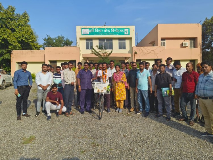 जैविक खेती के संदेश यात्री का किया कृषि केन्द्र पर स्वागत