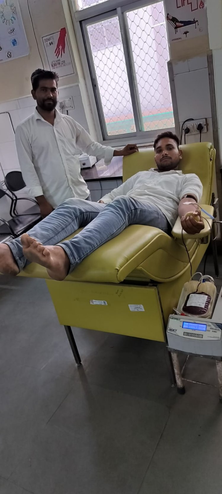 मानवता की मिशाल, बड़ीसादड़ी से उदयपुर महाराणा भूपाल हॉस्पिटल में जाकर किया रक्तदान