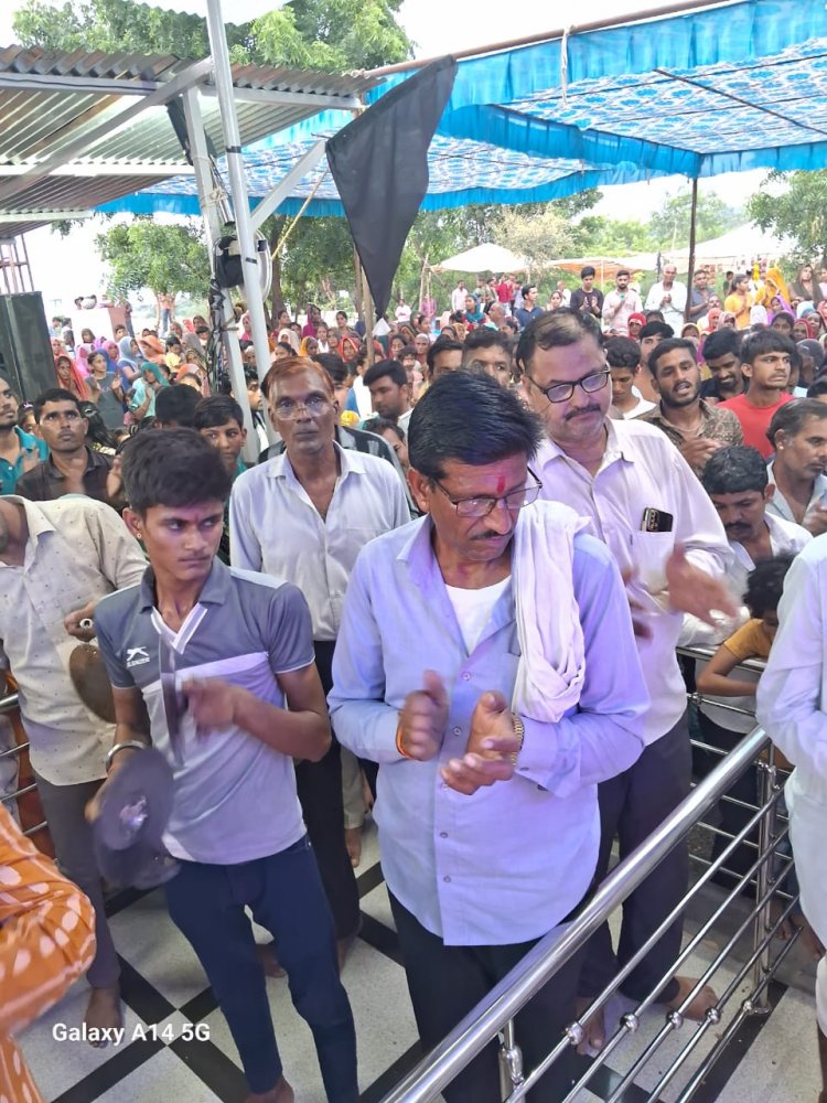 बाड़ी शनिदेव के दर्शन को उमड़ा भक्तों का जनसैलाब