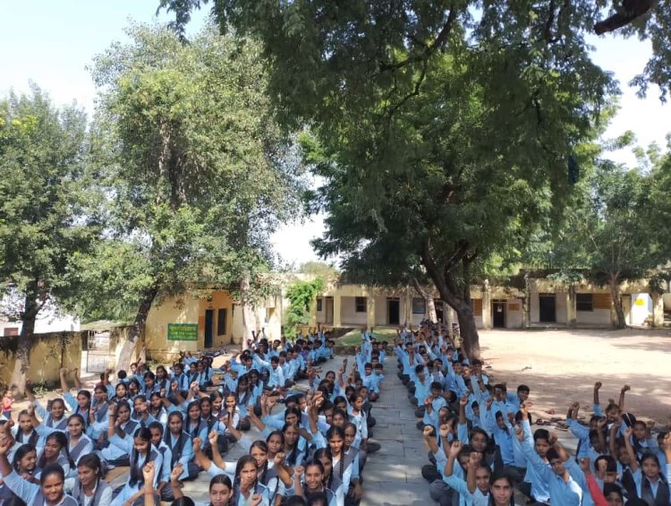 बड़ी सादड़ी स्वीप टीम पहुंची गणपति विसर्जन स्थानों पर बप्पा के भक्तो से किया शत प्रतिशत मतदान का आह्वान