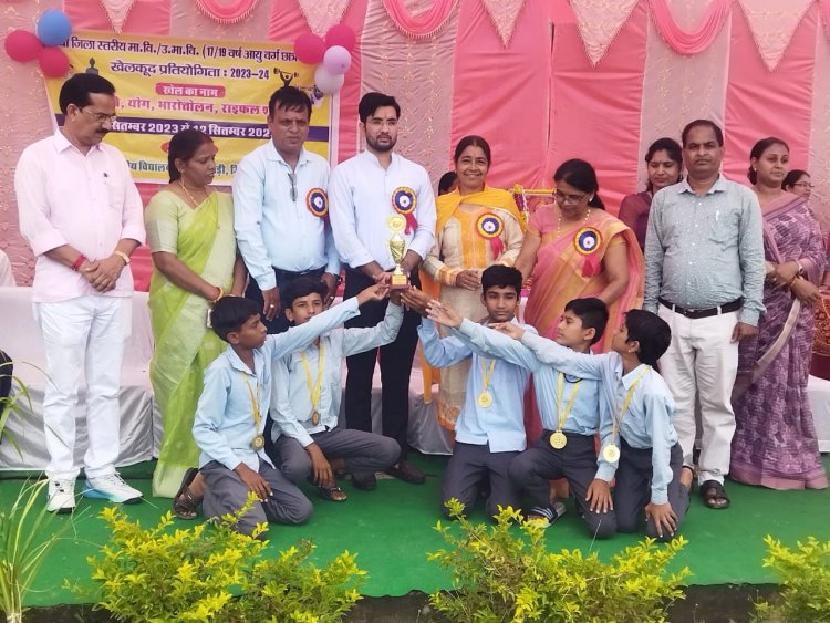 गड़वाड़ा के छात्रों ने योगासन प्रतियोगिता में जिला स्तर पर प्रथम स्थान प्राप्त किया।