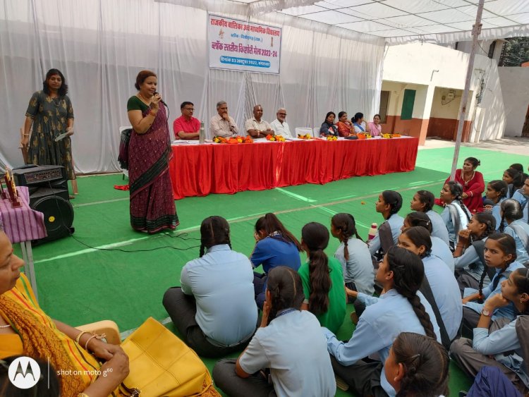 ब्लॉक स्तरीय किशोरी मेले का आयोजन हुआ। 