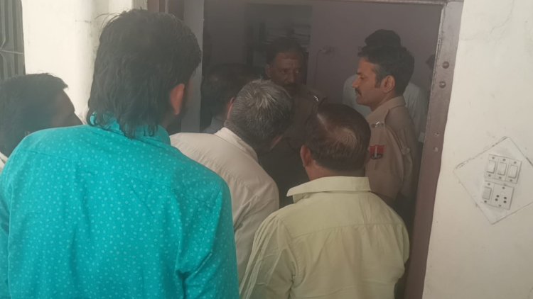 गंगरार मेवाड़ यूनिवर्सिटी के विद्यार्थी ने की आत्महत्या पंखे पर झूलता हुआ शव मिला।