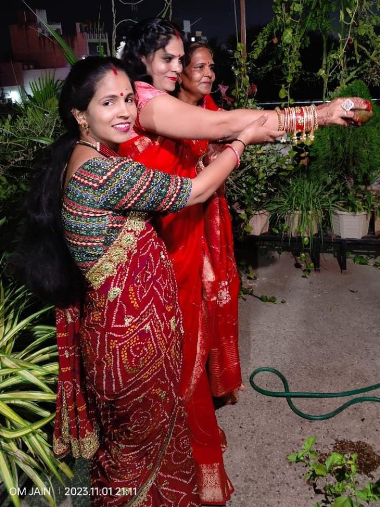 जिले भर में अखंड सुहाग के लिए सुहागिनों ने रखा करवा चौथ निर्जला व्रत, पति कि लम्बी उम्र कि कामना की।