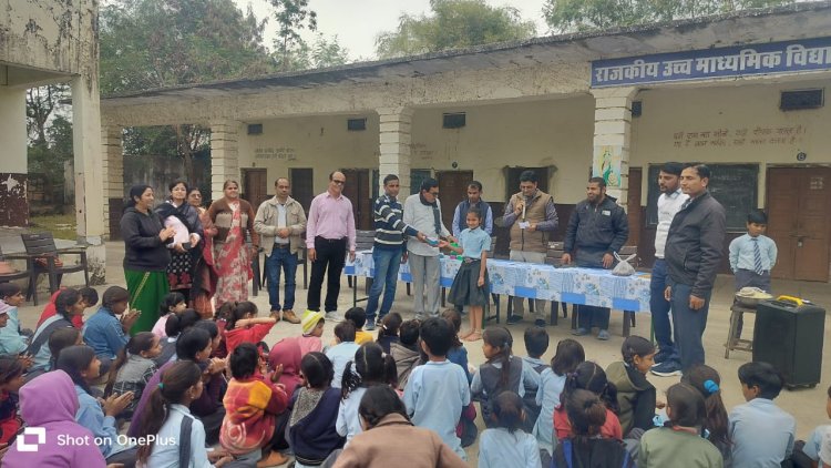 सामरी विद्यालय में निपुण बाल मेले का हुआ आयोजन।