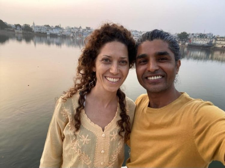 सात समंदर पार से आए थे वोट डालने  कालू बाबा बोले - लोकतंत्र में वोट ही सबसे बड़ा मन्त्र।