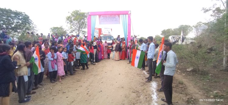 विकसित भारत संकल्प यात्रा का रथ आज सुबह कपासन क्षेत्र के निम्बाहेडा़ व बालारडा़ ग्राम पंचायत पहुंचा ओर वहां केंद्र सरकार की सभी योजनाओं की जानकारी आम नागरिकों को दी
