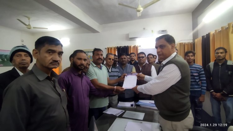 अम्बेडकर विचार मंच ने महिला शिक्षिका को न्याय दिलाने के लिए मुख्यमंत्री के नाम ज्ञापन सौंपा