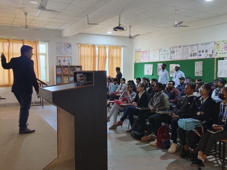 मेवाड़ यूनिवर्सिटी गंगरार में लाइब्रेरी के ई-रिसोर्स की उपयोगिता पर व्याख्यान आयोजित हुआ।