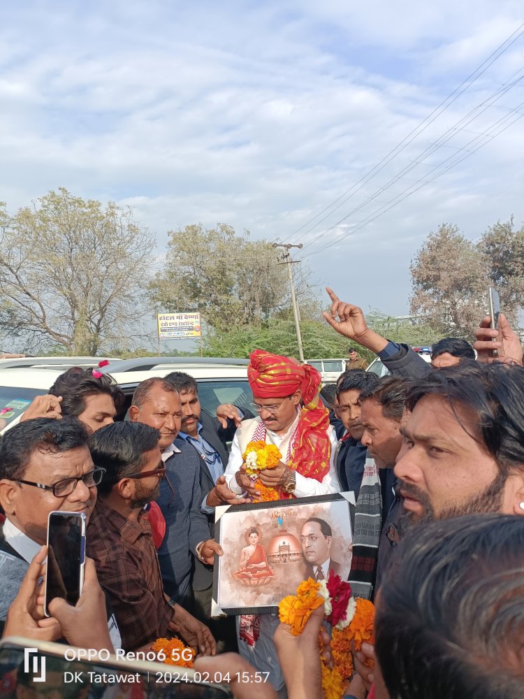 उप मुख्यमंत्री का देवली में पुष्प वर्षा कर स्वागत किया