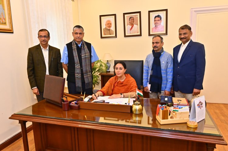 Rajasthan Budget 2024: कल पेश होगा राजस्थान का बजट, दिया कुमारी ने लेखानुदान को दिया अंतिम रूप भजनलाल सरकार का पहला अंतरिम बजट 8 फरवरी को विधानसभा में पेश किया जाएगा. डिप्टी सीएम दिया कुमारी इस बजट को पेश करते हुए कई बड़े ऐलान कर सकती हैं.