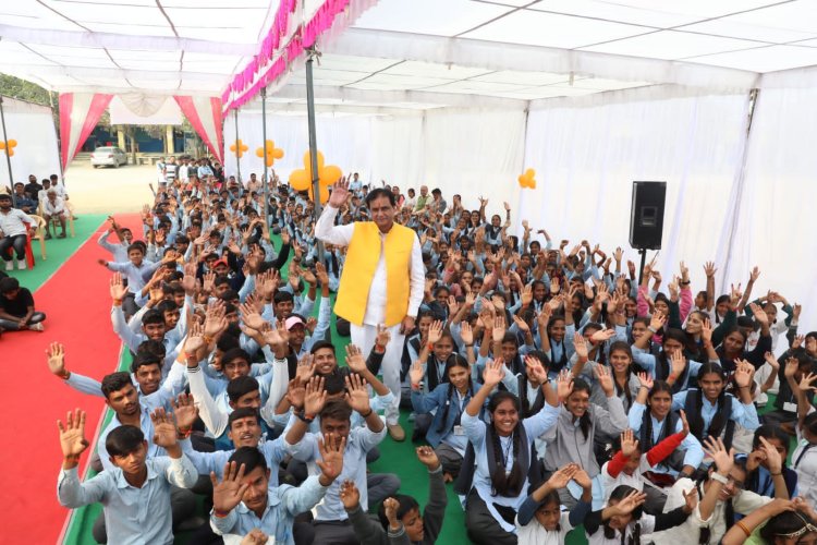 उच्च लक्ष्य निर्धारित कर उसे प्राप्त करने के लिए सदैव प्रयत्नशील रहना चाहिए- विधायक कृपलानी     *राउमावि जावदा द्वितीय में वार्षिकोत्सव एवं पारितोषिक वितरण समारोह का हुआ आयोजन*