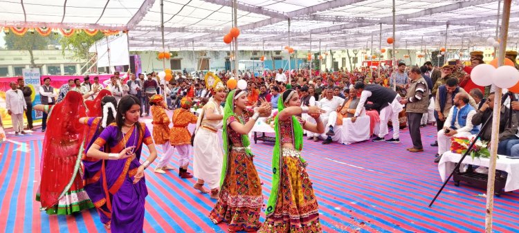 प्रधानमंत्री का लाभार्थी संवाद कार्यक्रम     जिला स्तर पर शहीद मेजर नटवर सिंह शक्तावत राजकीय उच्च माध्यमिक विद्यालय सहित सभी विधानसभाओं में हुआ कार्यक्रम
