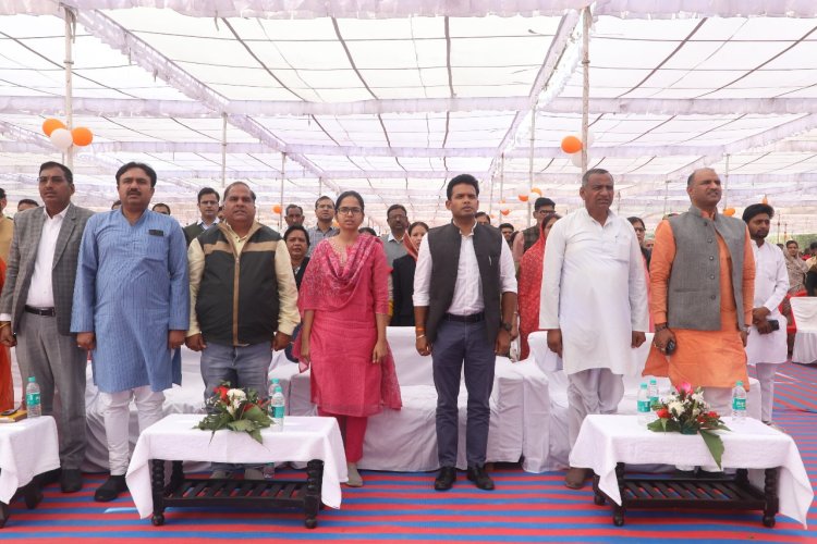 प्रधानमंत्री का लाभार्थी संवाद कार्यक्रम     जिला स्तर पर शहीद मेजर नटवर सिंह शक्तावत राजकीय उच्च माध्यमिक विद्यालय सहित सभी विधानसभाओं में हुआ कार्यक्रम