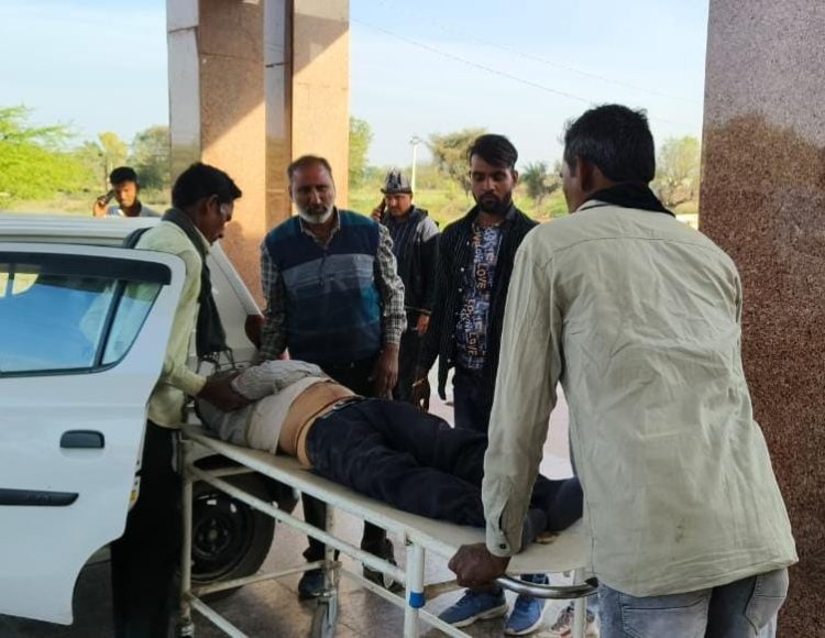 दो कारों की आमने-सामने हुई जबरदस्त भिड़ंत, एक शिक्षक की मौत। 