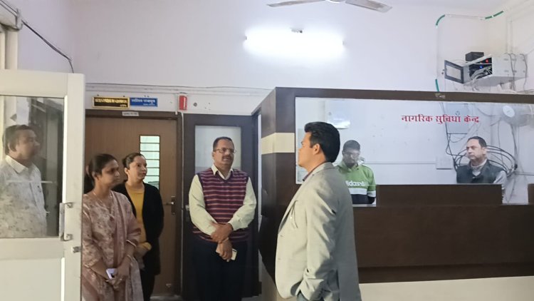 जिला कलक्टर ने किया नगर विकास न्यास का औचक निरीक्षण अभियान चलाकर आवेदनों का शीघ्र निस्तारण करने के निर्देश दिए