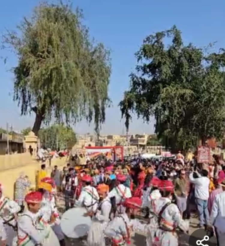 जैसलमेर में इंटरनेशनल डेजर्ट फेस्टिवल:असिस्टेंट प्रोफेसर बने मिस्टर डेजर्ट; साफा बांधने में विदेशियों ने दिखाया उत्साह