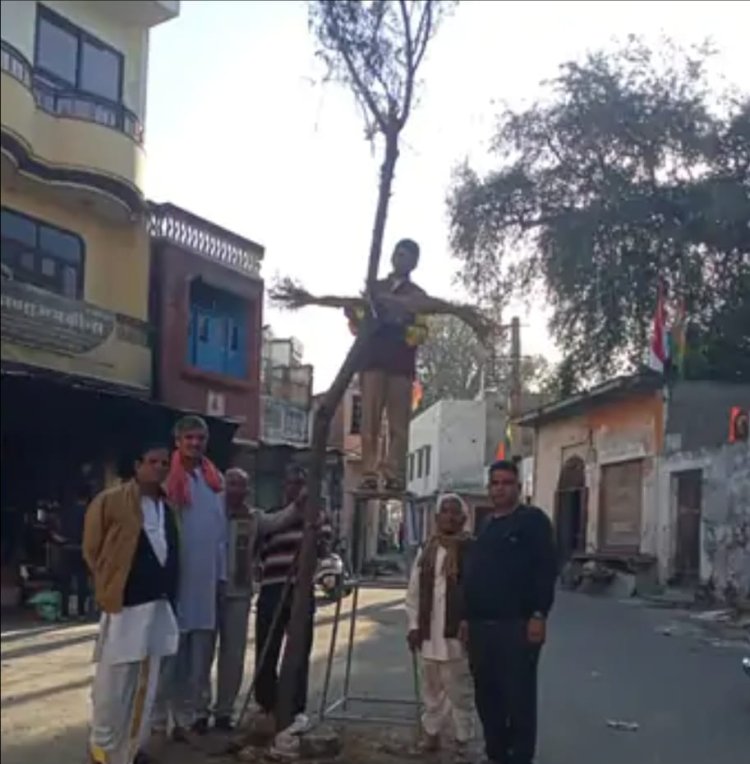 जूनावास में होली का डांडा रोपा:500 सालों से चली आ रही परंपरा; पूर्णिमा पर विधि विधान और मंत्रोच्चार के साथ हुआ आयोजन