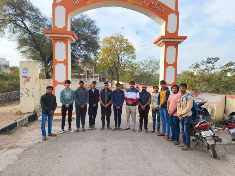 संडे फॉर चित्तौड़ अभियान के तहत SFD चित्तौड़गढ़ द्वारा प्रसिद्ध धार्मिक स्थल खरडेश्वर महादेव* पर गौ माता को चारा डालकर सेवा कार्य किया गया - अभाविप चित्तौड़गढ़