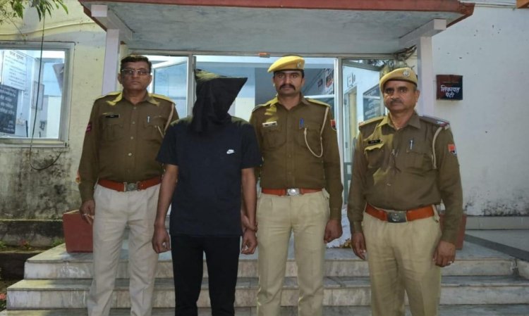 हाईवे पर पिकअप चालक से लूट का मुख्य आरोपी गिरफतार। पिकअप चालक से 96 हजार नगद व 15 हजार ऑनलाइन ट्रांसफर करवाये थे।