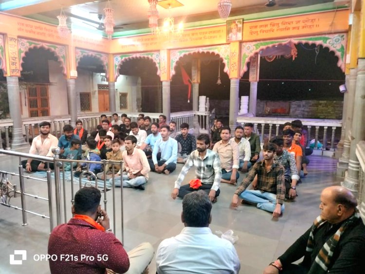 खेड़ापति बालाजी मंदिर पर सामूहिक हनुमान चालीसा पाठ किया।