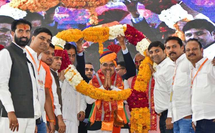 मुख्यमंत्री ने निम्बाहेड़ा (चित्तौडगढ़) में किया विकास कार्यों का हुआ लोकार्पण एवं शिलान्यास     अन्नदाताओं को पर्याप्त पानी उपलब्ध कराने के लिए प्रतिबद्ध राज्य सरकार-मुख्यमंत्री श्री भजन लाल शर्मा
