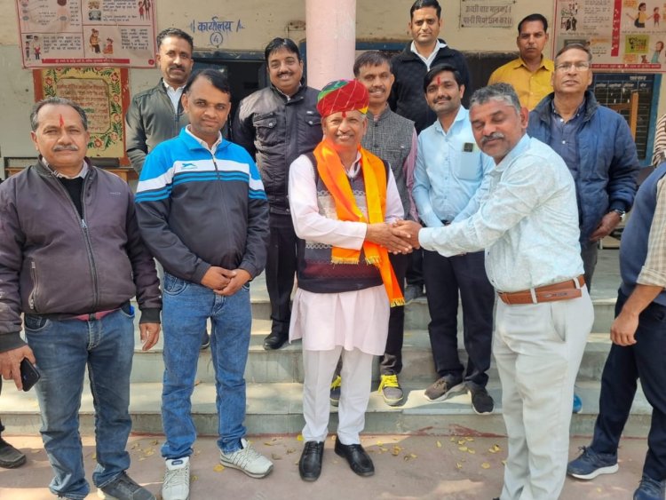 राजस्थान शिक्षक संघ राष्ट्रीय ने मुख्य निर्वाचन आयुक्त को भेजा पत्र अवकाश के दिन शिक्षकों से बूथ लेवल अधिकारी के रूप में काम लेना शिक्षको के साथ नाइंसाफी: पुष्करणा।