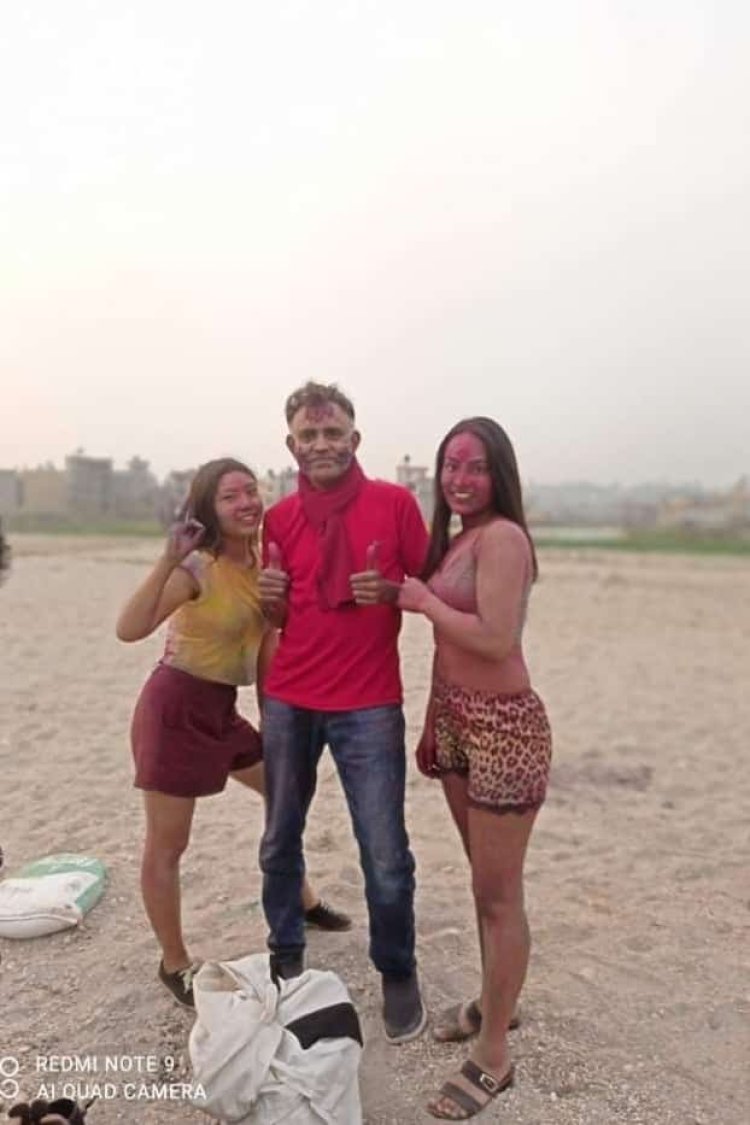 नेपाल में गुलाल के साथ-साथ हल्दी से भी खेली जाती है होली 3 दिन पहले से ही शुरू होता है सेलिब्रेशन 