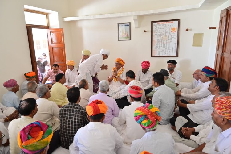 चित्रासिंह के निधन के बाद पहली बार अपने पैतृक गांव पहुंचे मानवेन्द्रसिंह, लोगों ने रखी अपनी भावनाएं, रावलगढ़ में होली पर्व पर सभा का हुआ आयोजन