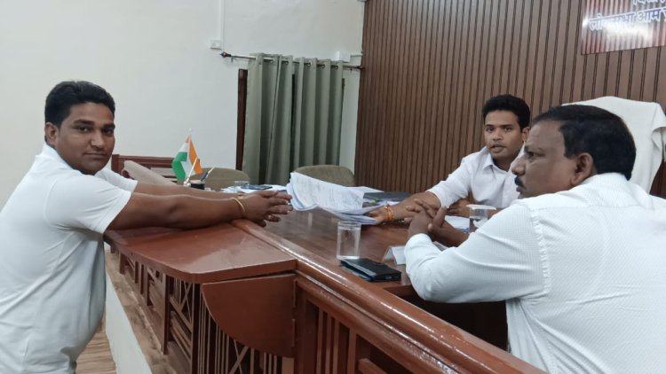 लोकसभा आम चुनाव 2024   गुरुवार को 13 सहित कुल 22 अभ्यर्थियों ने नाम निर्देशन पत्र दाखिल किया  