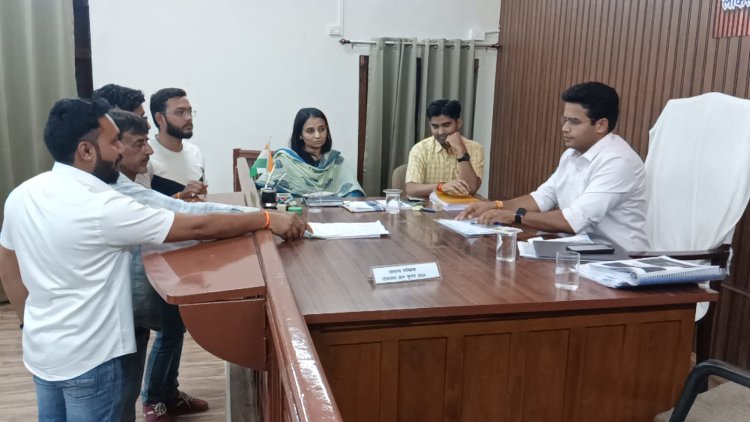 लोकसभा आम चुनाव 2024   गुरुवार को 13 सहित कुल 22 अभ्यर्थियों ने नाम निर्देशन पत्र दाखिल किया  
