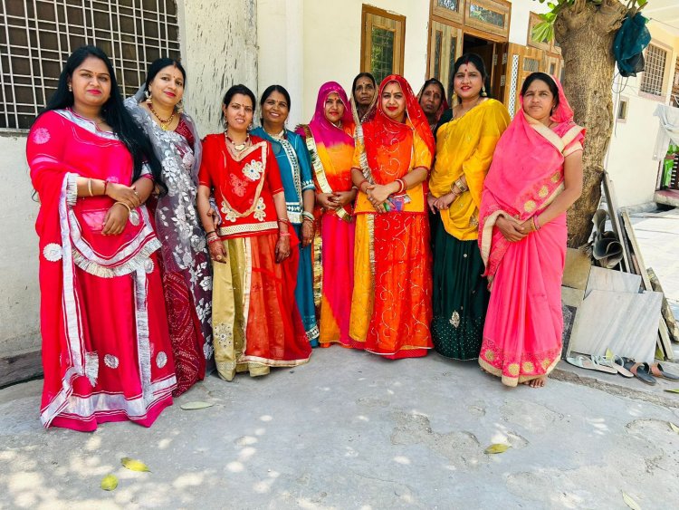 पिपलेश्वर महादेव मंदिर में सुहागिन महिलाओं ने ईसर गणगौर की पूजा अर्चना की।