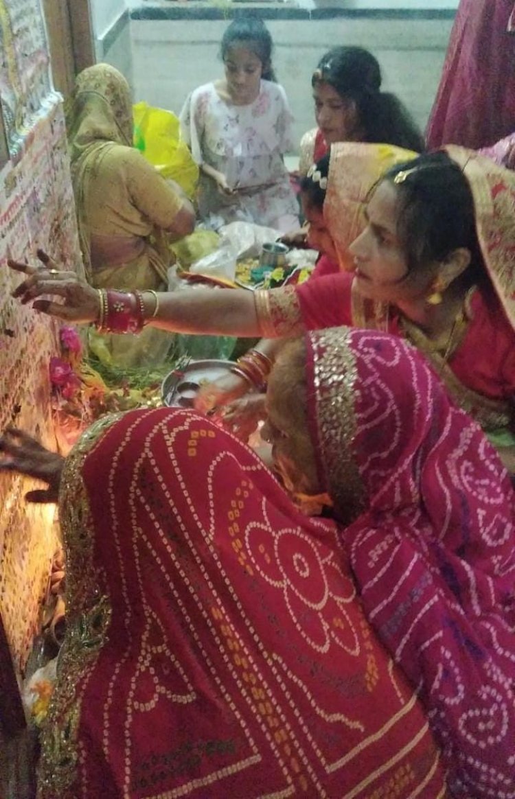 ईसर-पार्वती की हुई पूजा, निकाली सवारी, हुआ गीतों व नृत्यों का आयोजन