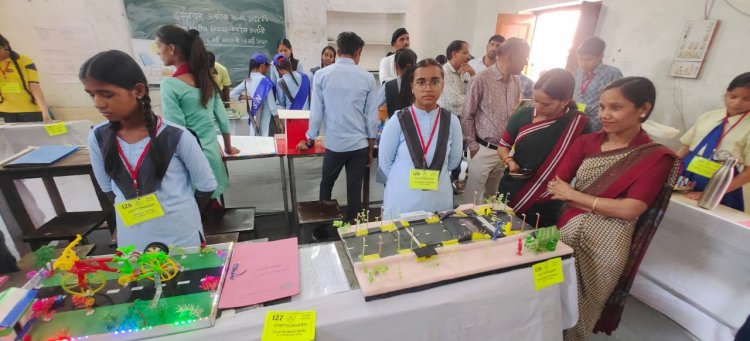 जिला स्तरीय इंस्पायर अवार्ड समारोह     बाल वैज्ञानिक कोई ऐसा काम करें, जिससे समस्या का समाधान हो-जिला कलक्टर