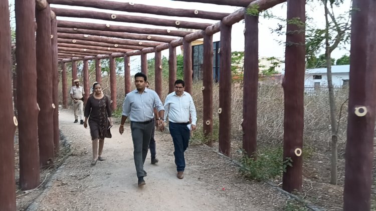 जिला कलक्टर ने विभिन्न पर्यटन स्थलों एवं पार्कों का किया निरीक्षण 