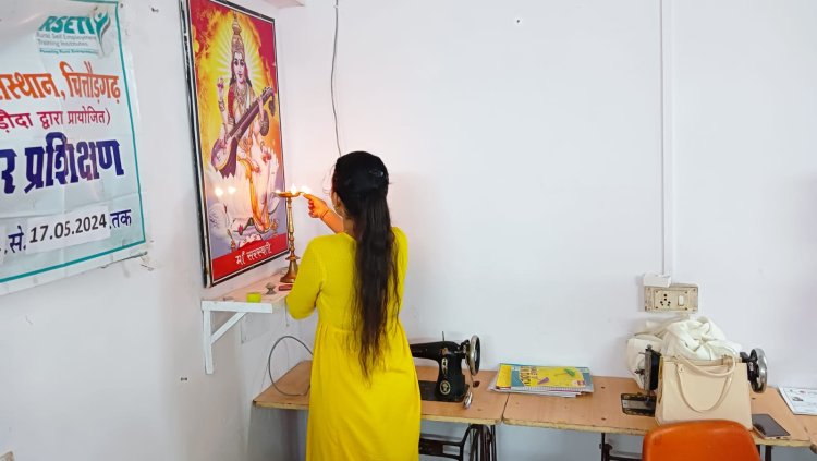 महिलाओं के लिए निःशुल्क सिलाई प्रशिक्षण का शुभारम्भ