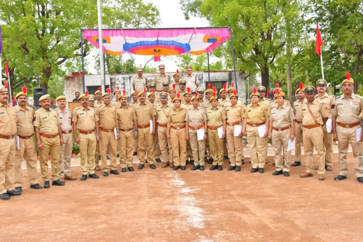 राजस्थान पुलिस स्थापना दिवस समारोह* *अपराध मुक्त राजस्थान के लिए राज्य सरकार प्रतिबद्ध* *पुलिस सेवाभाव एवं संवेदनशीलता से करे कार्य* *-मुख्यमंत्री श्री भजनलाल शर्मा* *- राजस्थान पुलिस कल्याण फंड सहित विभिन्न फंड के लिए की घोषणाएं*
