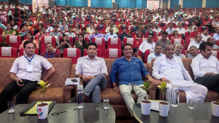 ‘मुख्यमंत्री रोजगार उत्सव 2024’*     जिले में इंदिरा प्रियदर्शनी ऑडिटोरियम में 590 नवनियुक्त कार्मिकों का किया स्वागत_