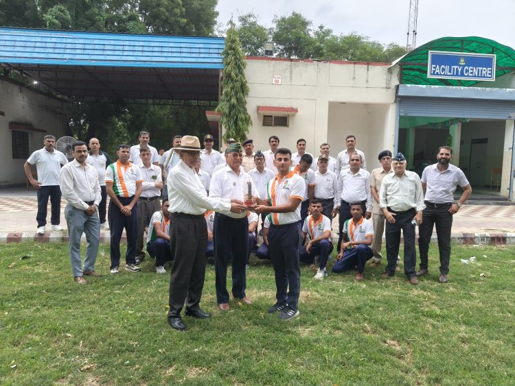 जिले के पुर्व सैनिकों ने रोकेट रेजिमेंट के जवानों का सम्मान किया