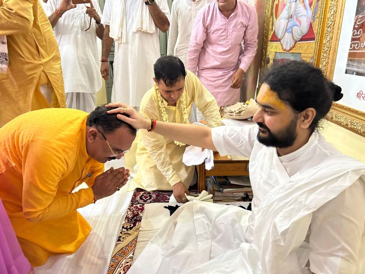 संतों से मांगा जीवन की अंतिम सांस तक समाज सेवा का आशीर्वाद  गुरू जीवन की नैया को पार लगाने वाले,गुरू की महिमा सर्वोच्च- श्री देवनानी  विधानसभा अध्यक्ष ने गुरू पूर्णिमा पर संतों से लिया आशीर्वाद