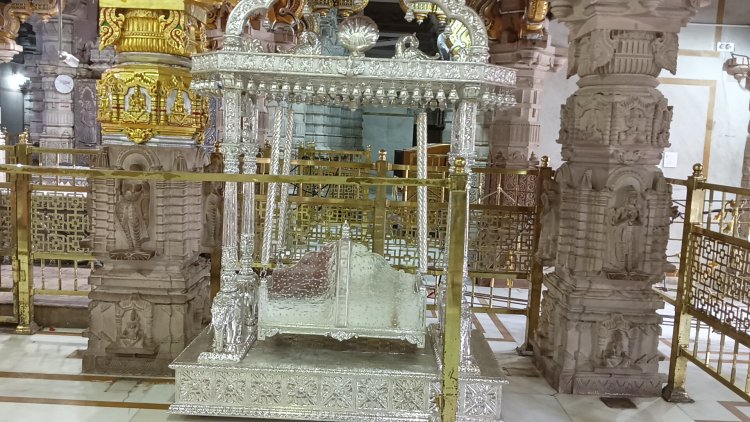 अब शालिग्राम ₹15 लाख के चांदी के नए झूले में विराजेंगे सांवलियाजी |