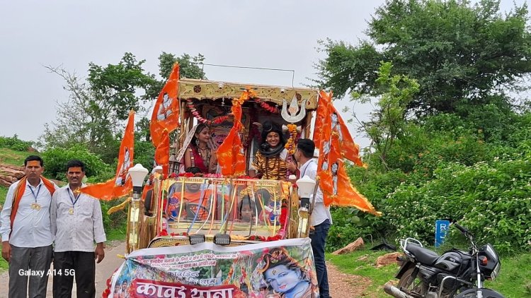 शनिदेव की नगरी बाड़ी के कावड़ियों ने किया गंगेश्वर महादेव का जलाभिषेक