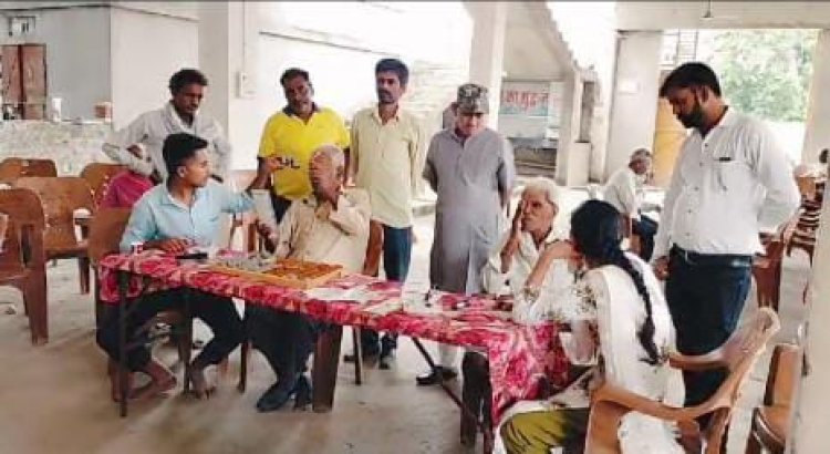 पालीवाल दंपत्ति की स्मृति में किया नेत्र परीक्षण शिविर का आयोजन